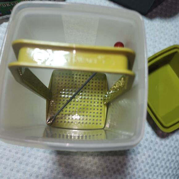 TUPPERWARE EUC VINTAGE PIC A DELI KEEPER COMPLETE - Picture 2 of 5